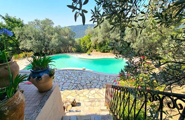 Villa avec piscine à débordement et terrain de 3 000 m²  avec vue dégagée — photo 2
