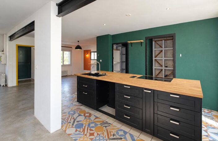 Caunes Minervois ? Maison de ville rénovée, 4 chambres et cour de 110 m² — photo 4