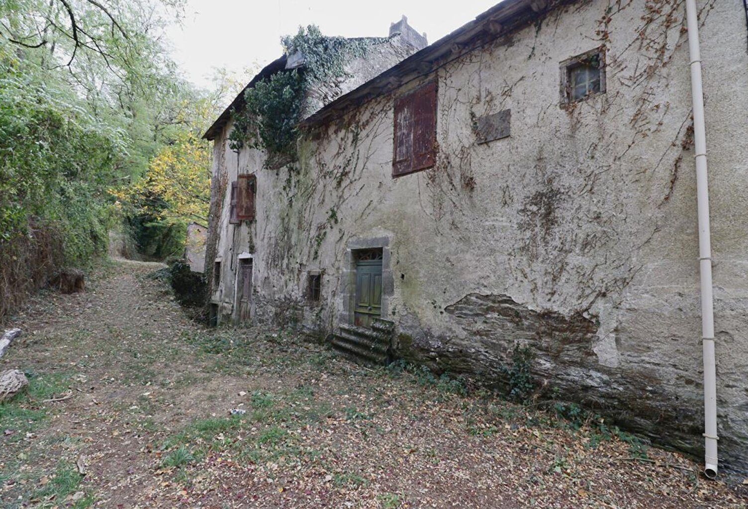 LACAZE (TARN) - MAISON À RÉNOVER AVEC TERRAIN BORDÉ PAR LA RIVIÈRE  - 35 000 — photo 1