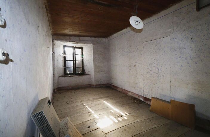 LACAZE (TARN) - MAISON À RÉNOVER AVEC TERRAIN BORDÉ PAR LA RIVIÈRE  - 35 000 — photo 4
