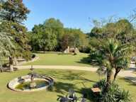 La Crèche (79) ? Manoir du XVe siècle de 375 m², 9 chambres, piscine, nombreuses dépendances, 2 hectares — photo 2
