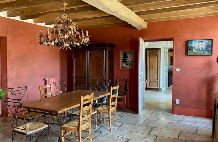 La Crèche (79) ,Manoir du XVe siècle de 375 m², 9 chambres, piscine, nombreuses dépendances, 2 hectares — photo 3