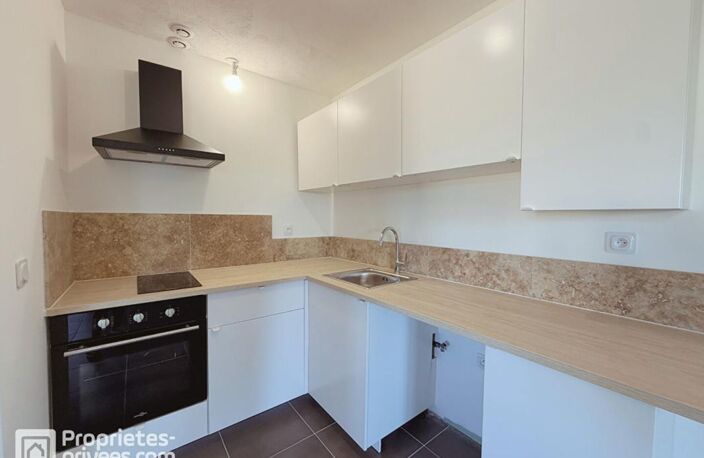 Investissement Locatif - Maison composée de 3 appartements avec jardin et stationnement sécurisé - 312 000 Euros — photo 4