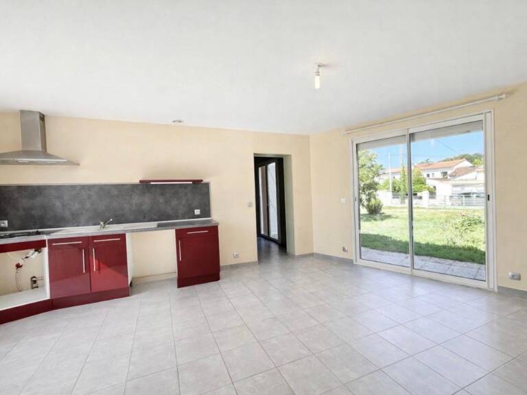 Maison de ville au coeur de Saint-André de Cubzac (33240) - 94 m2 habitables - 5 Pièces - 3 Chambres - Terrain  de 480 m2 - Piscinable — photo 1