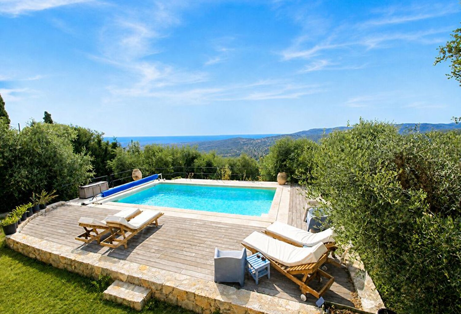 Villa rénovée vue mer, 5 suites, proche village — photo 1