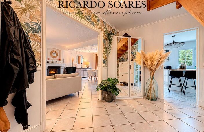 SAINT-SAUVEUR (60320) - BELLE MAISON FAMILIALE / 190 M² au sol / 5 CHAMBRES / DOUBLE GARAGE / TERRAIN DE 1 916 M² / DPE C — photo 3