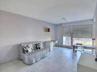 EN EXCLUSIVITÉ  SAINT-ÉTIENNE 42100 RUE CROZET BOUSSINGAULT  LOCATION STUDIO MEUBLÉ DE 27 m² AVEC BALCON — photo 3