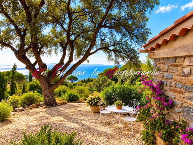 Villa de 206m2, 7 pièces, sur les hauteurs du Lavandou avec vue mer panoramique — photo du bien