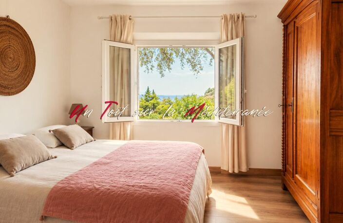 Villa de 206m2, 7 pièces, sur les hauteurs du Lavandou avec vue mer panoramique — photo 4