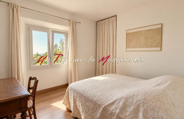 Villa de 206m2, 7 pièces, sur les hauteurs du Lavandou avec vue mer panoramique — photo 5