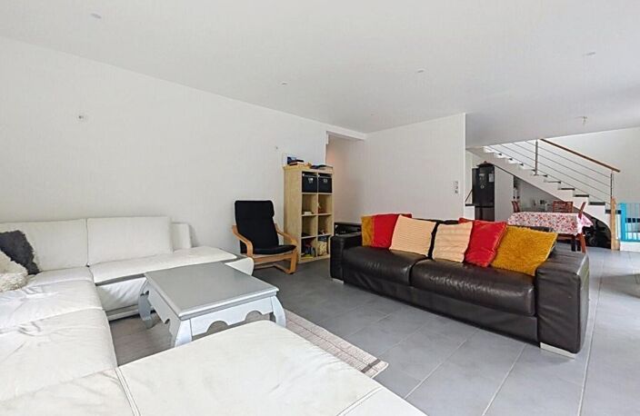 Au Bono, une maison contemporaine avec logement indépendant et jardin fruitier — photo 2