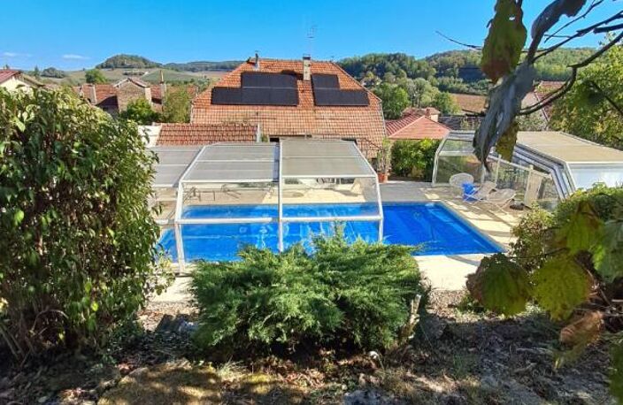 Maison à Colombier ( 70000 ) 10 pièces 210 m2 à  354 900 euros — photo 2
