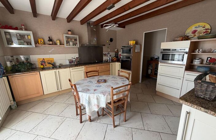 Maison Nanteuil 6 pièce(s) 161m2 — photo 4