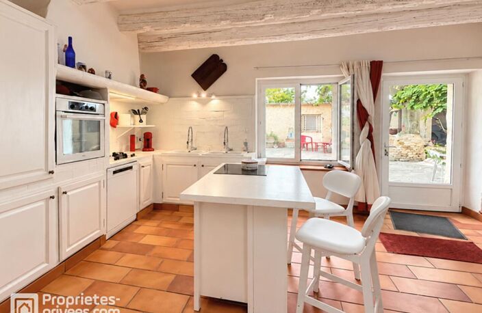 Mas en pierres de 216 m² avec 5 chambres - 3 dépendances aménagées - 1 grange de 106 m² - 1 atelier de 46 m² à ORANGE OUEST - 485 000 — photo 5