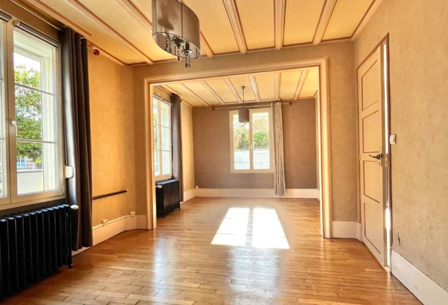 Maison 7 pièce(s) 128 m²  HYPER-CENTRE de NOYON  - 5 chambres et Garage — photo 1