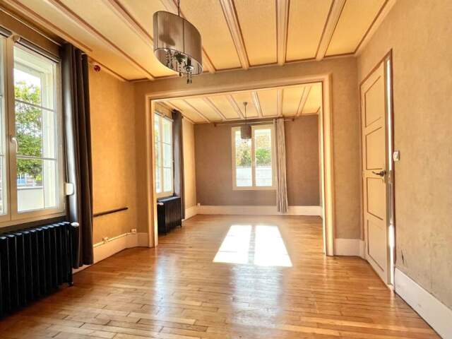 Maison 7 pièce(s) 128 m²  HYPER-CENTRE de NOYON  - 5 chambres et Garage — photo du bien