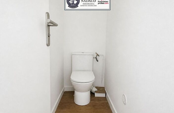 3 PIÈCES ENTIÈREMENT RÉNOVÉ + CLIM + CAVE, TOUT À PIED — photo 2