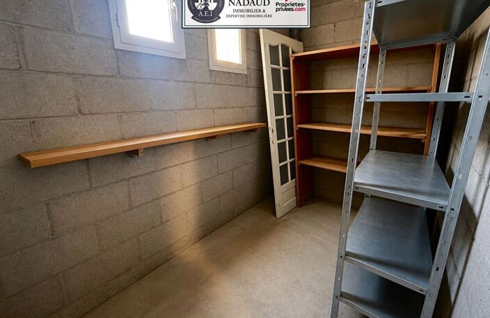 3 PIÈCES ENTIÈREMENT RÉNOVÉ + CLIM + CAVE, TOUT À PIED — photo 3