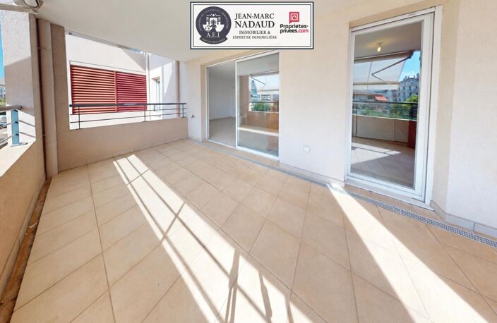 Saint-Raphaël-Vieux Port -T4, 91m2 - grande terrasse - climatisation- 2 grands garages avec espaces de stockage — photo 5