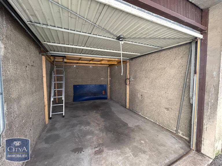 Garage  12 m² — photo 1