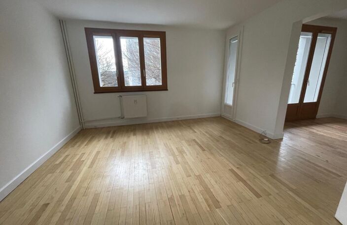 Location appartement 5 pièces 82 m² à Valence (26000) — photo 2
