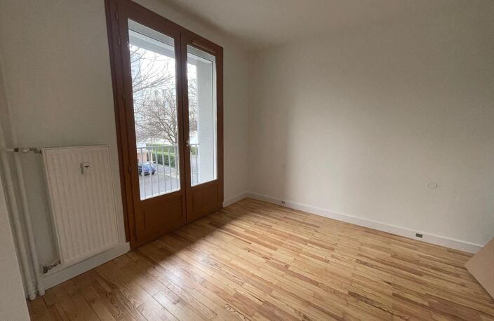 Location appartement 5 pièces 82 m² à Valence (26000) — photo 5