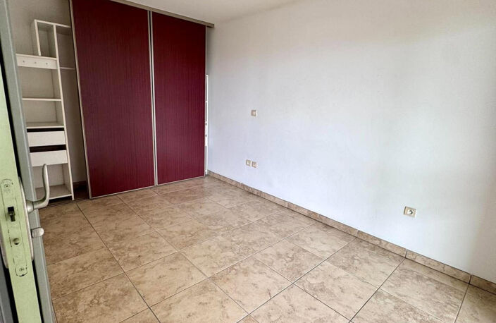 T2 ST PIERRE CENTRE ILET DU CENRTE — photo 3