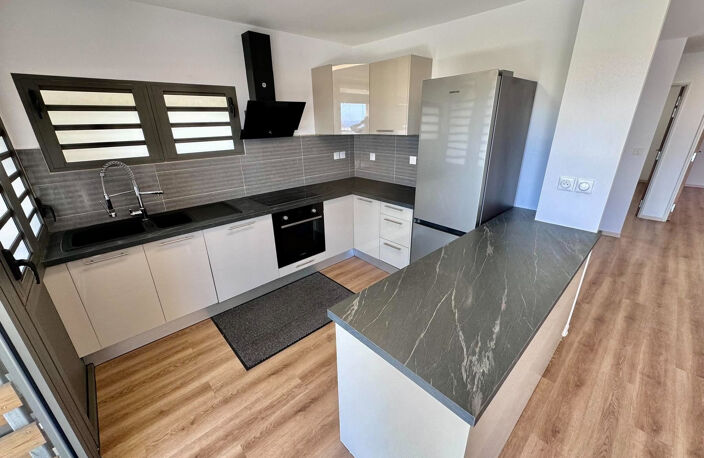 SAINT-PIERRE   TERRE SAINTE   T4 DE 78 M2   VUE MER ET MONTA — photo 4