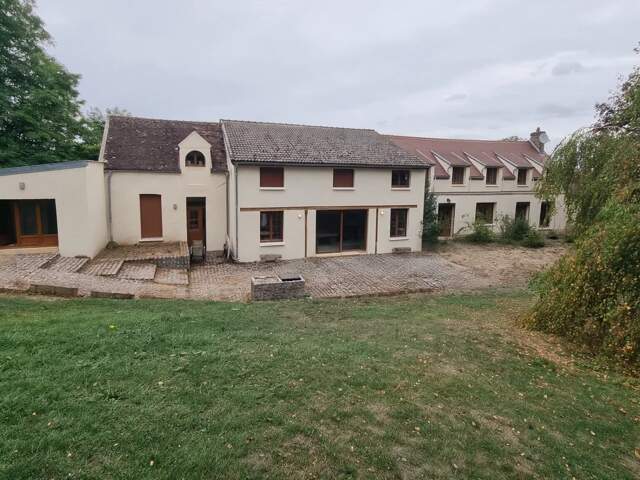 Maison 12 pièces 447 m² à Pailly — photo du bien
