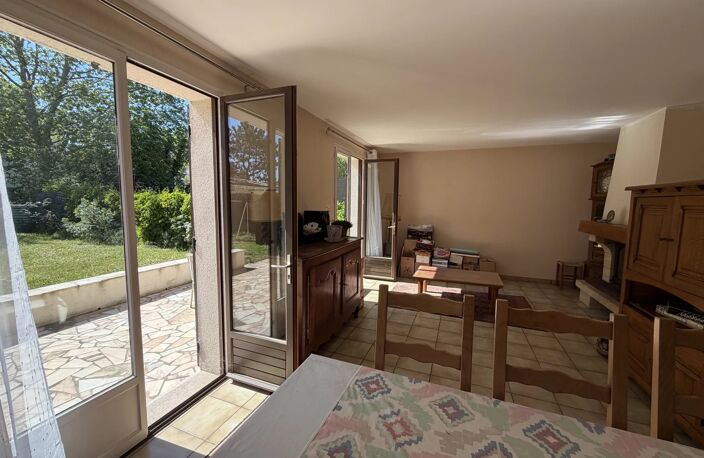 Maison Moret-sur-Loing proche du centre ville 7 pièce(s) 145.43 m2 six chambres, terrain de  413m² — photo 3