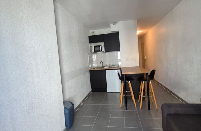 Studio refait à neuf - loué meublé Ascenseur — photo 2