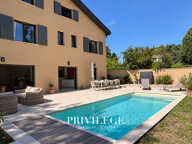Maison contemporaine de 2024 avec piscine   Environ 180 m2 — photo 2