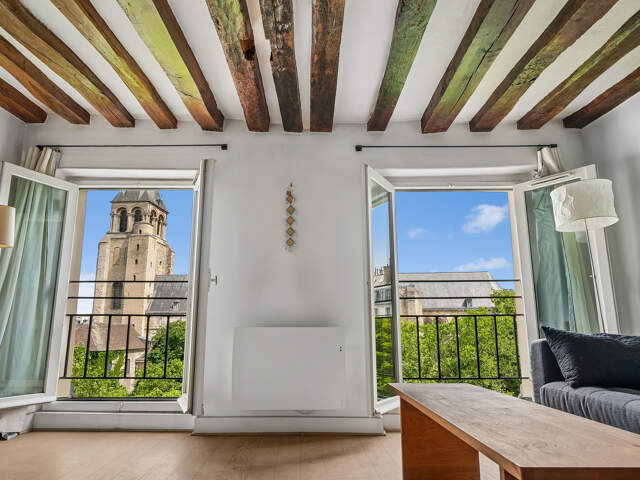 PARIS 6 - 2 PIECES 42 M2- VUE EGLISE SAINT GERMAIN DES PRES — photo du bien