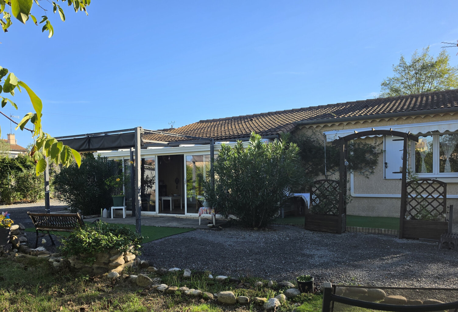 Grospierres (07120)   maison 69 m2 + Véranda 16 m2 sur 955 m — photo 1