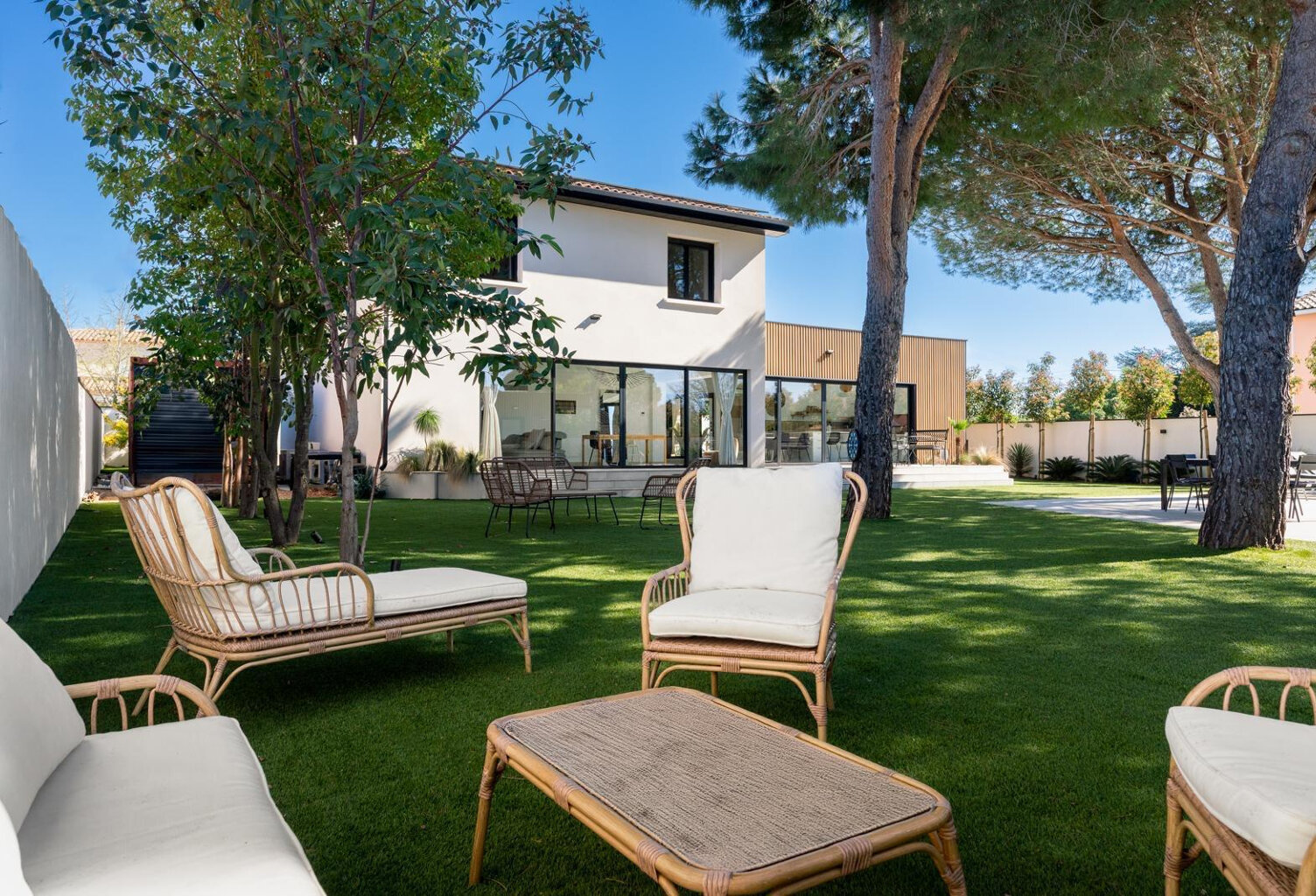 Dépt Hérault (34), à vendre PEROLS Maison P6 de 210m2 - Pisc — photo 1