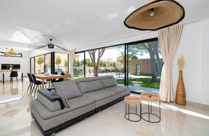 Dépt Hérault (34), à vendre PEROLS Maison P6 de 210m2 - Pisc — photo 2