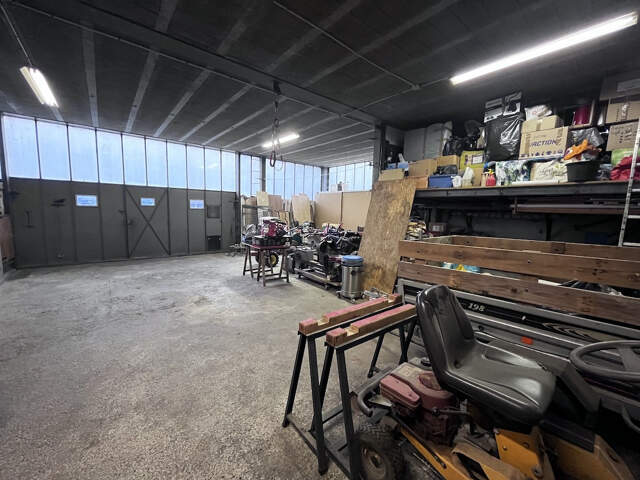 SAINT JEAN DE MAURIENNE Très grands garages et nombreuses po — photo du bien