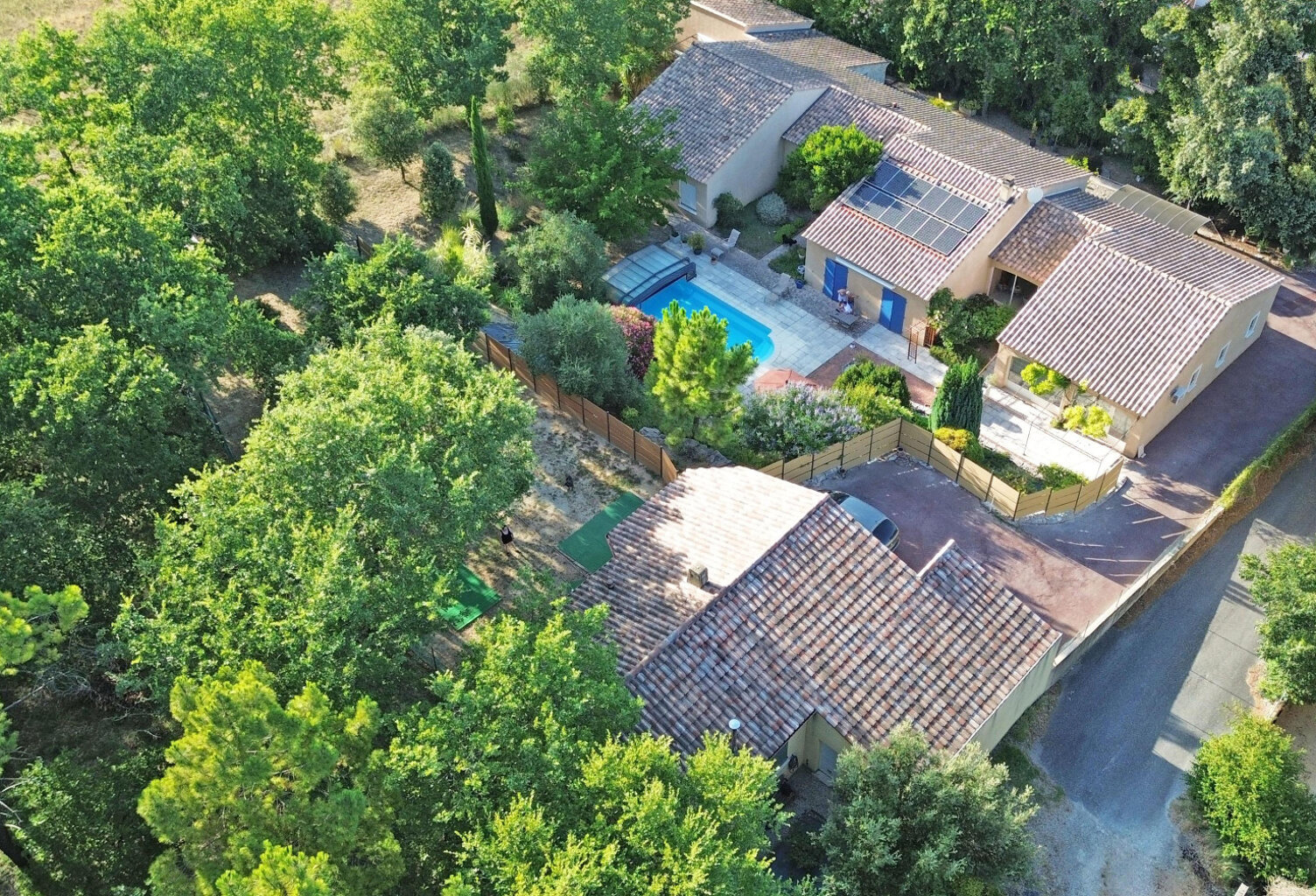 2 Maisons de plain pied de 9 et  4 pièces piscine — photo 1