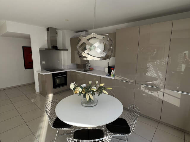 T2 meublé - 40 rue Coste 69300 Caluire et Cuire — photo du bien