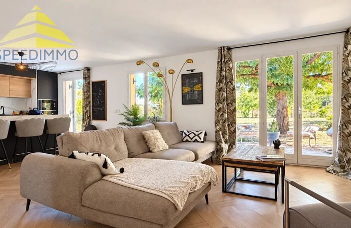 Mandres-les-Roses – Maison familiale avec piscine sur un terrain de 1 309 m² — photo 3