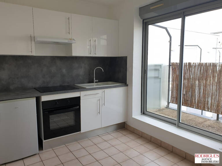 Appartement à louer POITIERS — photo 1