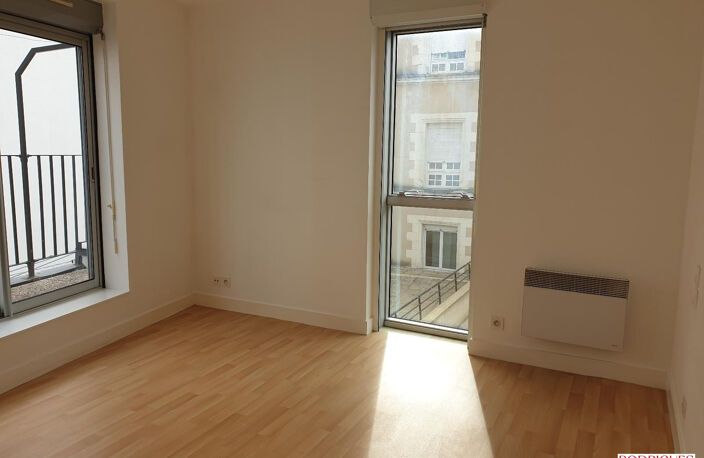 Appartement à louer POITIERS — photo 2