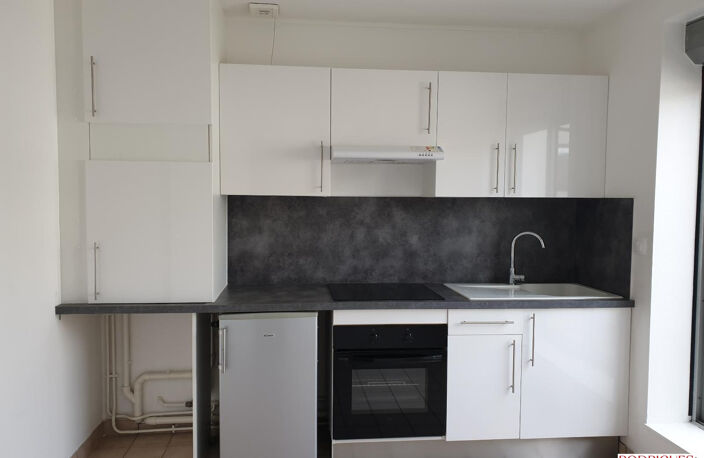 Appartement à louer POITIERS — photo 4