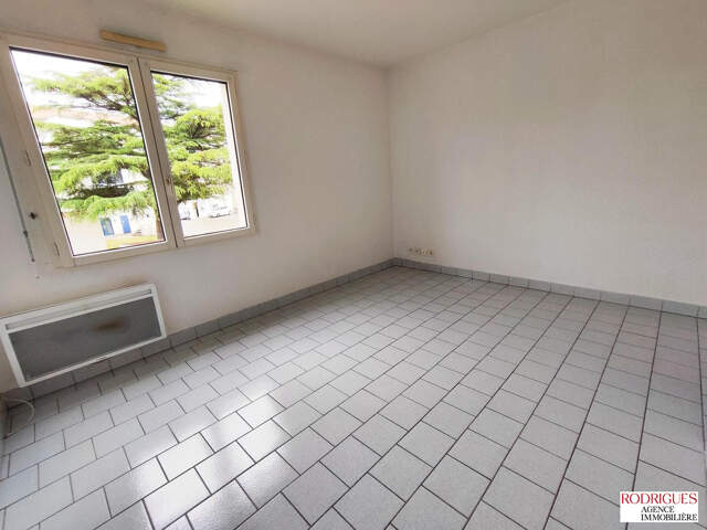 Appartement à louer POITIERS — photo du bien