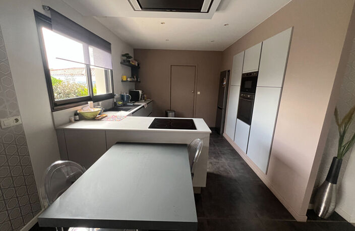Maison Les Sables D Olonne 6 pièce(s) 148 m2 — photo 2