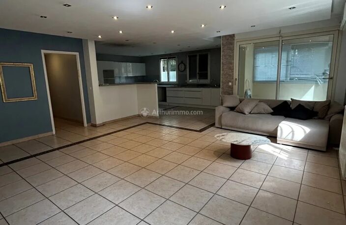 À louer – Superbe duplex T7 de 180 m² – Villeurbanne Gratte-Ciel — photo 2