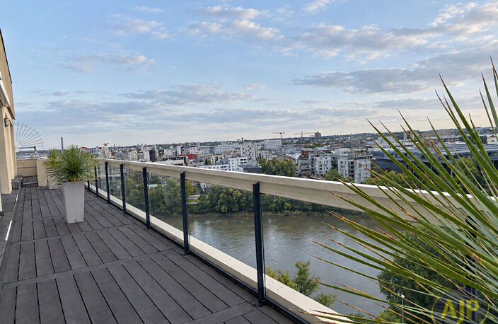 NANTES CENTRE  : dernier étage d'exception et ses jardins suspendus — photo 3
