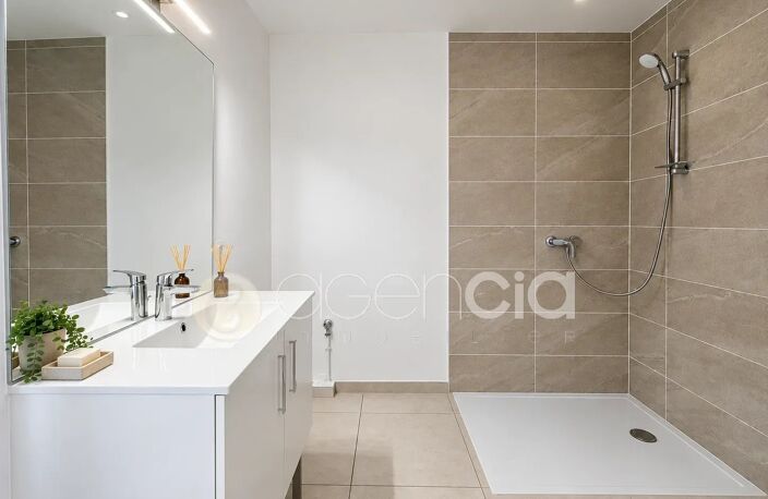 appartement neuf de 46,54 m² à Cannes — photo 3