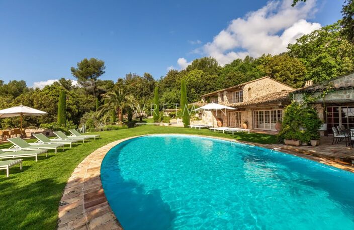 Maison en pierre authentique avec piscine, court de tennis et vu — photo 4