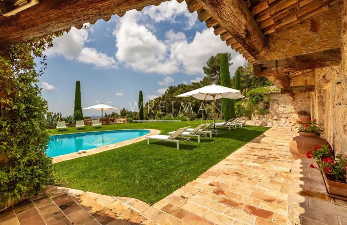 Maison en pierre authentique avec piscine, court de tennis et vu — photo 5
